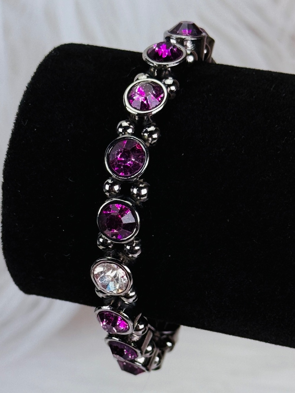 Beautiful, purple stone gunmetal tone, costume stretch bracelet